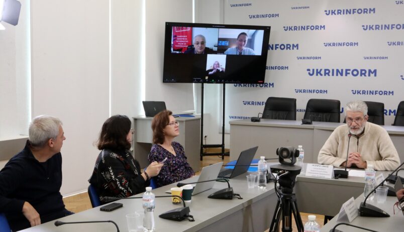 “В пошуках ідеальної моделі для єдиної прескарти в Україні”: текстова версії дискусії КЖЕ