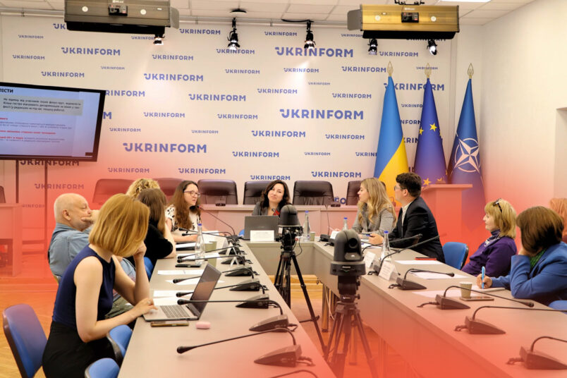 Люди 60+ залишаються недостатньо представленими в українських медіа — дослідження